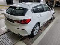 Изглед отзад отдясно