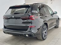 Skats no labās puses aizmugurē