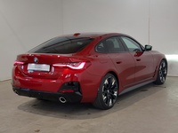 Pogled od pozadi desno