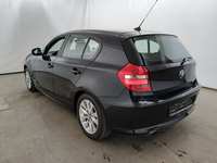 Vaade tagant vasakult