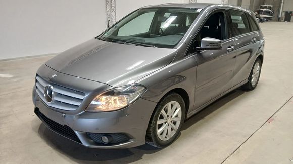 Pogled sprijeda lijevo