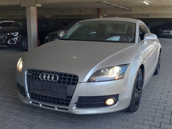 Náhled zpředu zleva