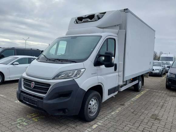 Вид спереди слева