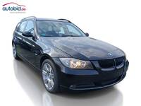 Pogled sprijeda desno