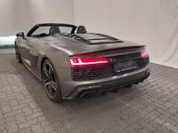 Vaade tagant vasakult