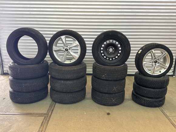 Pogled sprijeda lijevo