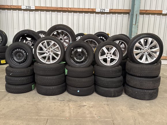 Skats no kreisās puses priekšā