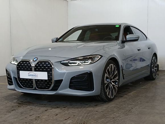 Pogled od napred levo