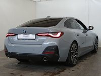 Pogled od pozadi desno