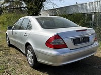 Vaade tagant vasakult