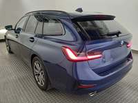 Vaade tagant vasakult