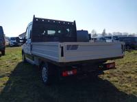 Widok z tyłu po stronie lewej