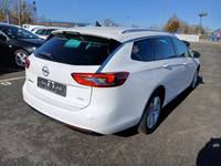 Vue de l’arrière droit