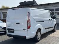 Изглед отзад отдясно