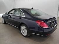 Vaade tagant vasakult