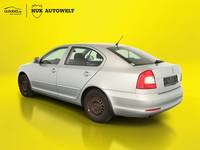 Vaade tagant vasakult