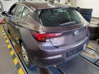 Vaade tagant vasakult