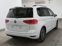 Skats no labās puses aizmugurē