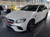 Skats no kreisās puses priekšā