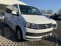 Skats no labās puses priekšā