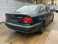 Skats no labās puses aizmugurē