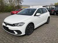 Skats no kreisās puses priekšā