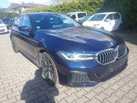 Skats no labās puses priekšā