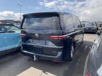 Skats no labās puses aizmugurē