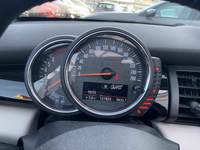 Pohled na přístrojovou desku