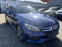 Skats no labās puses priekšā