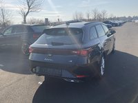 Skats no labās puses aizmugurē