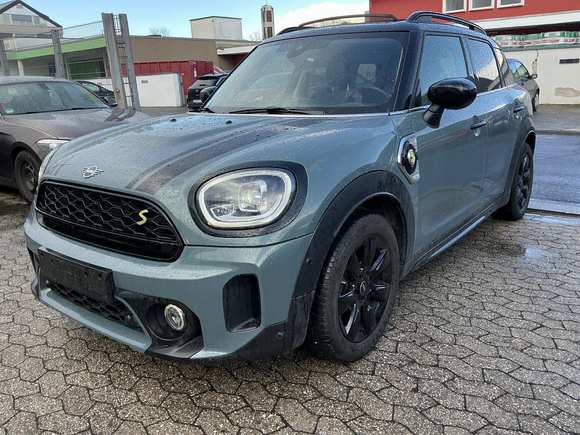 Skats no kreisās puses priekšā