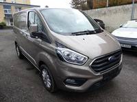 Skats no labās puses priekšā