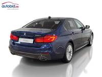 Skats no labās puses aizmugurē