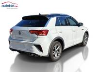 Skats no labās puses aizmugurē