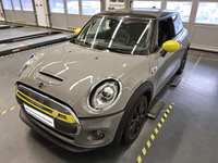 Изглед отпред отляво