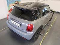 Изглед отзад отдясно