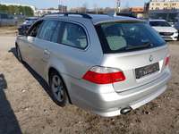 Vaade tagant vasakult