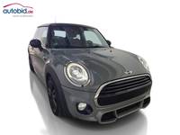 Skats no labās puses priekšā