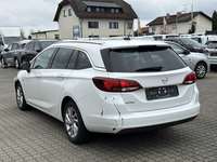 Widok z tyłu po stronie lewej