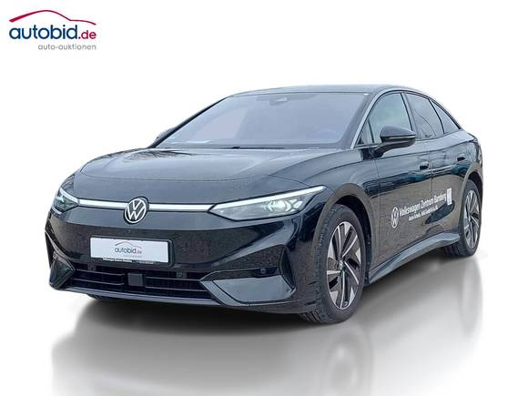 Skats no kreisās puses priekšā