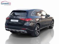 Skats no labās puses aizmugurē