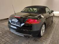 Изглед отзад отдясно