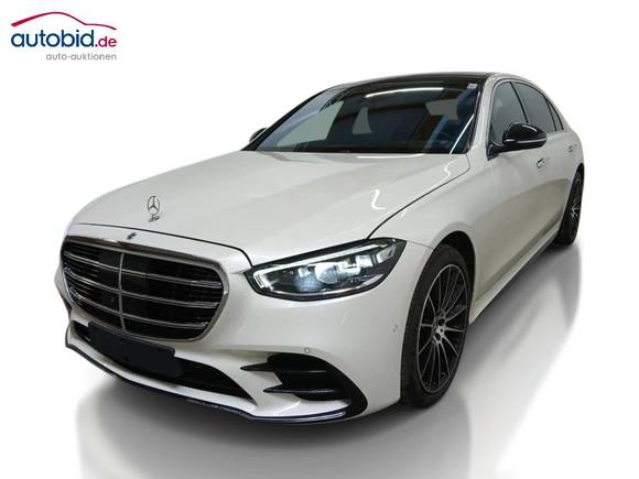 Skats no kreisās puses priekšā