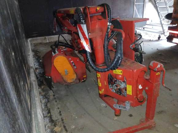 Вид спереди слева