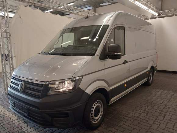 Skats no kreisās puses priekšā