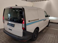 Skats no labās puses aizmugurē