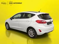 Vaade tagant vasakult