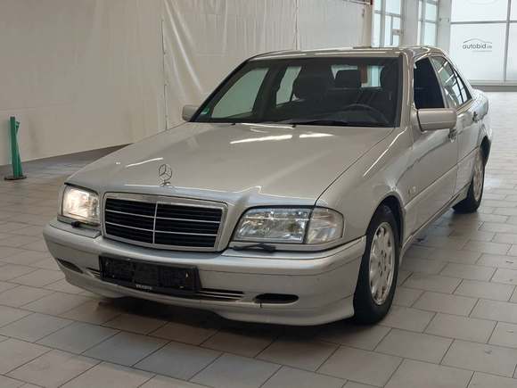 Widok z przodu po stronie lewej