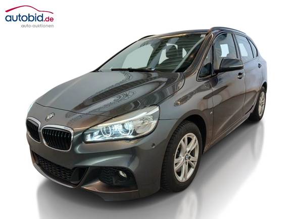 Skats no kreisās puses priekšā